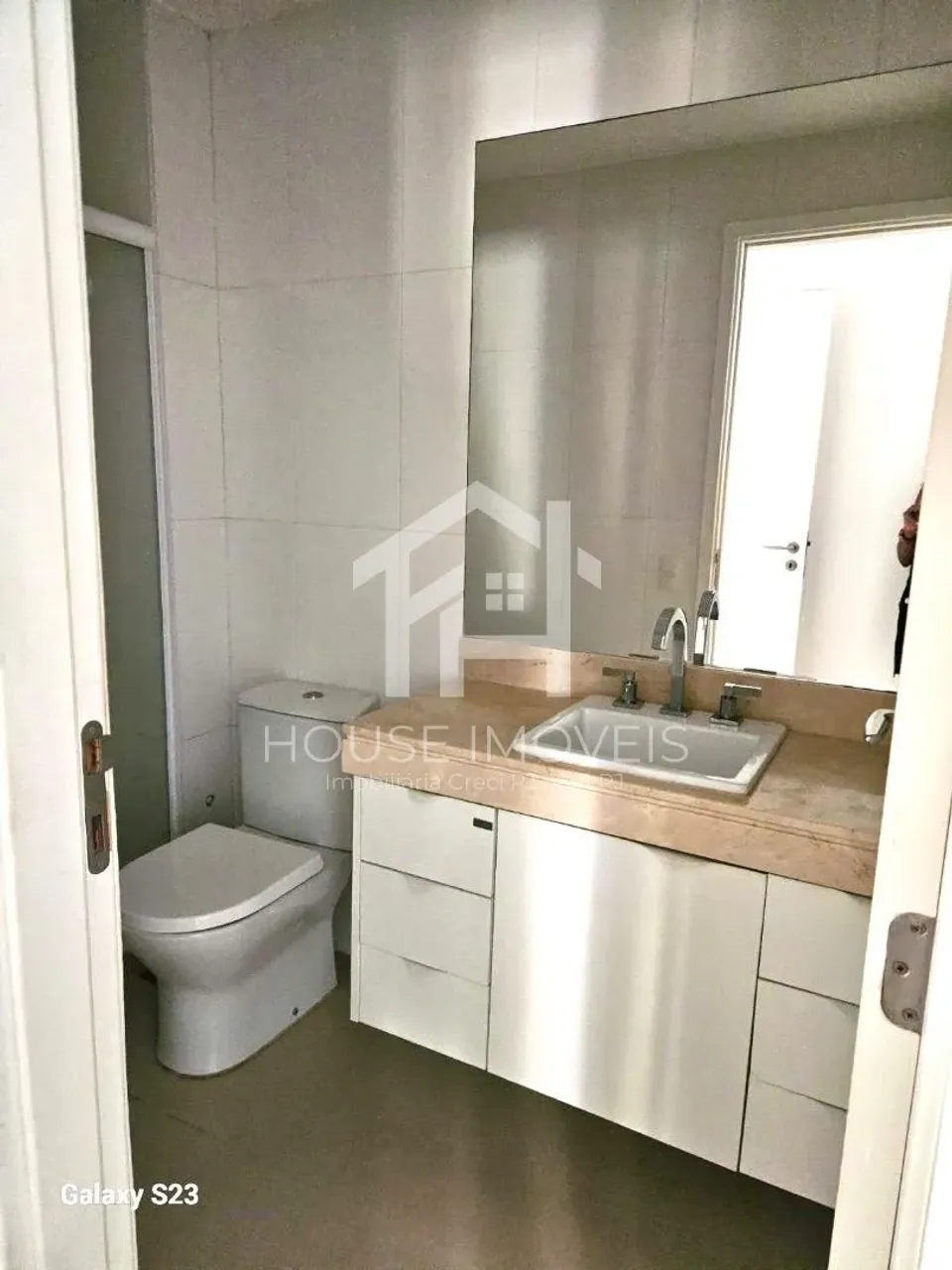 Квартира с 3 спальнями и 5 ванными, балкон с грилем — photo 17