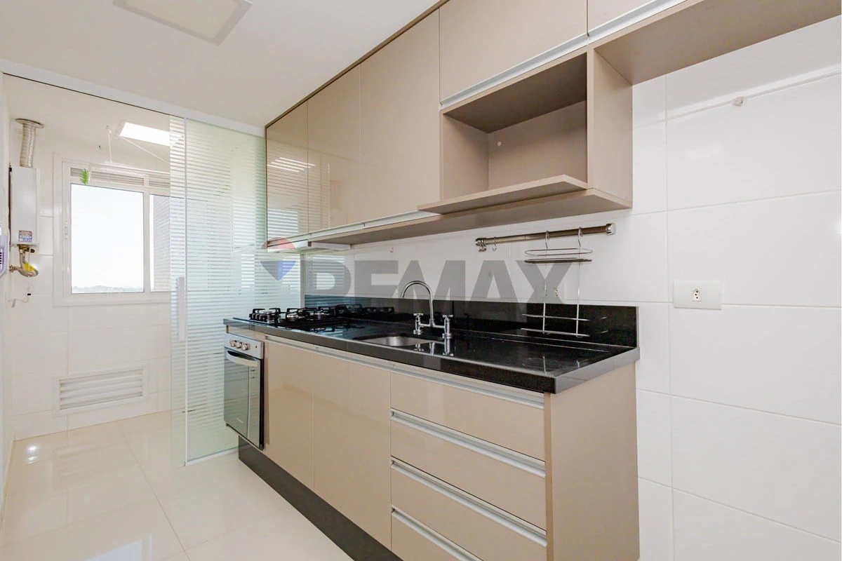 2-bedroom apartment with balcony and 2 parking spaces — photo 2