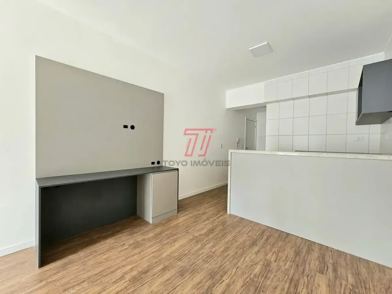 Studio bem cuidado com sacada e cozinha integrada — photo 6