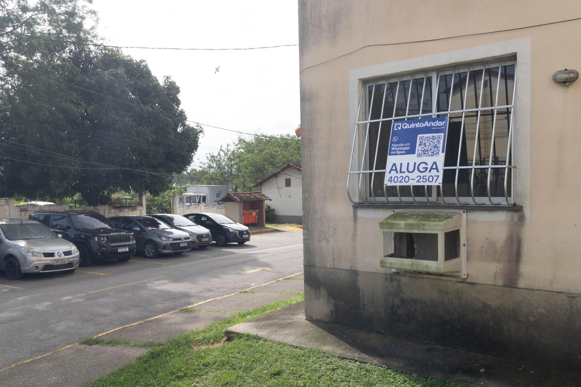 2-bedroom apartment in a building with a gym — photo 45