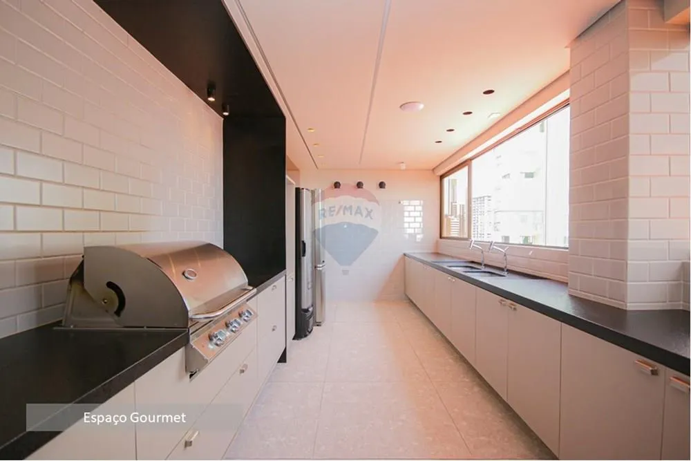 2-bedroom apartment in a building with a coworking space — photo 20