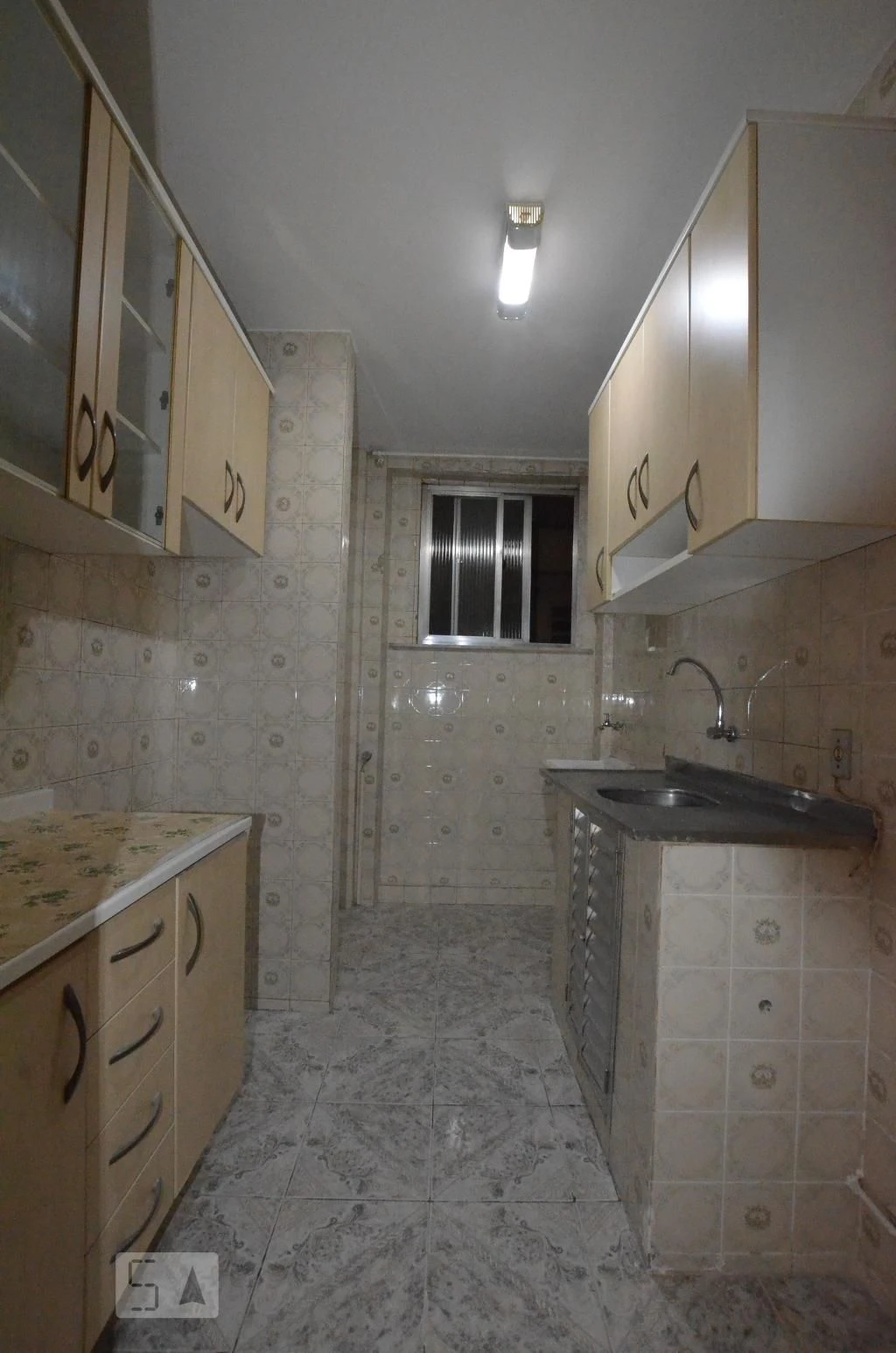 2-bedroom apartment in a building with a gym — photo 16
