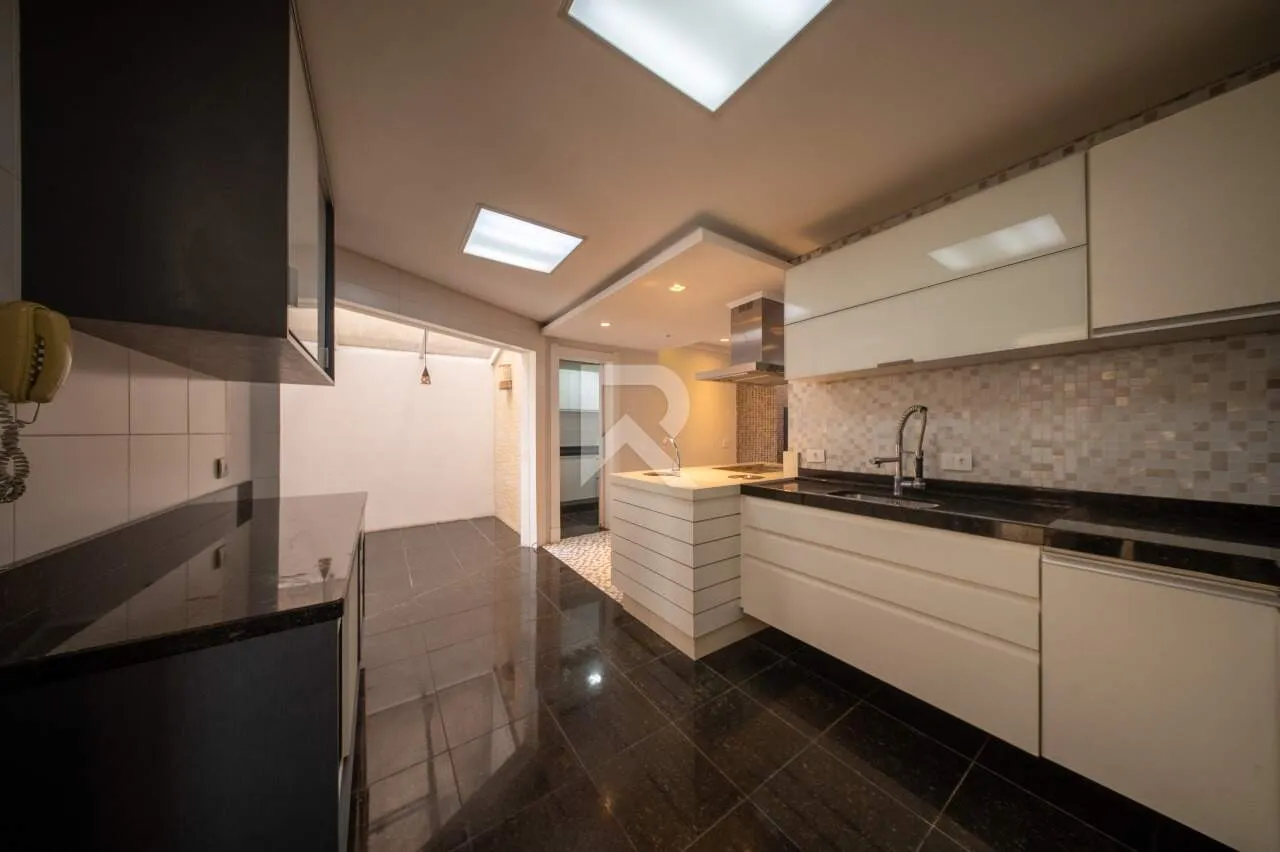 House with 4 bedrooms, private garden and 4 parking — photo 15