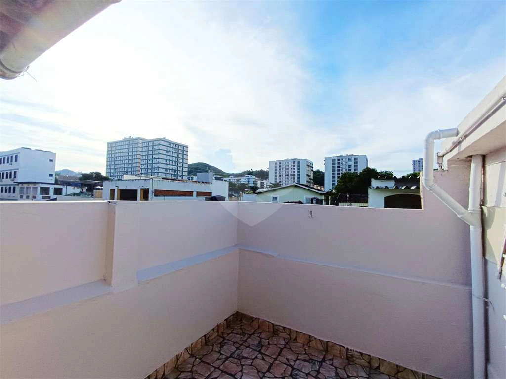 Unfurnished 1-bedroom apartment with a balcony — photo 20