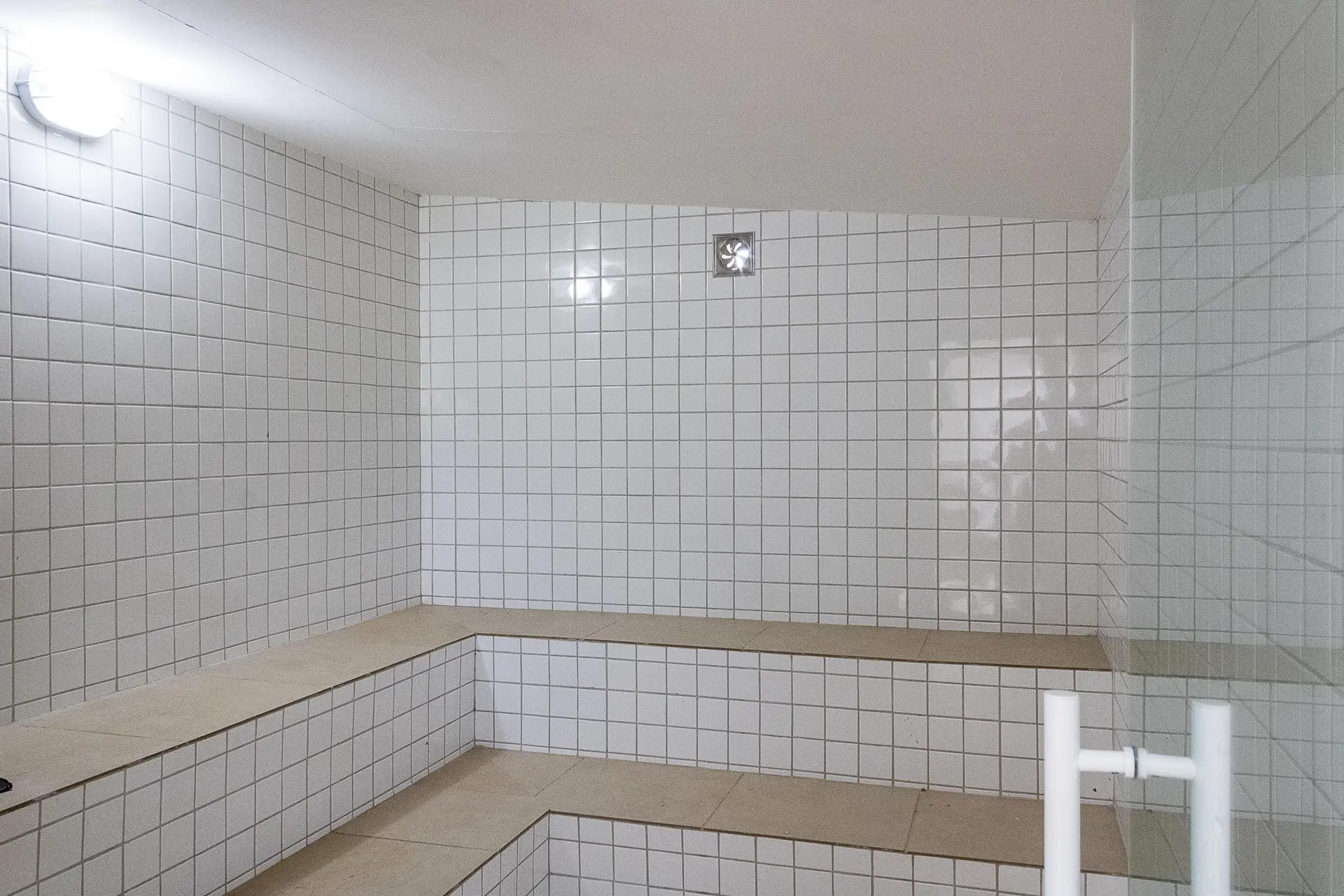 Apartamento de 2 quartos em condomínio com academia — photo 25