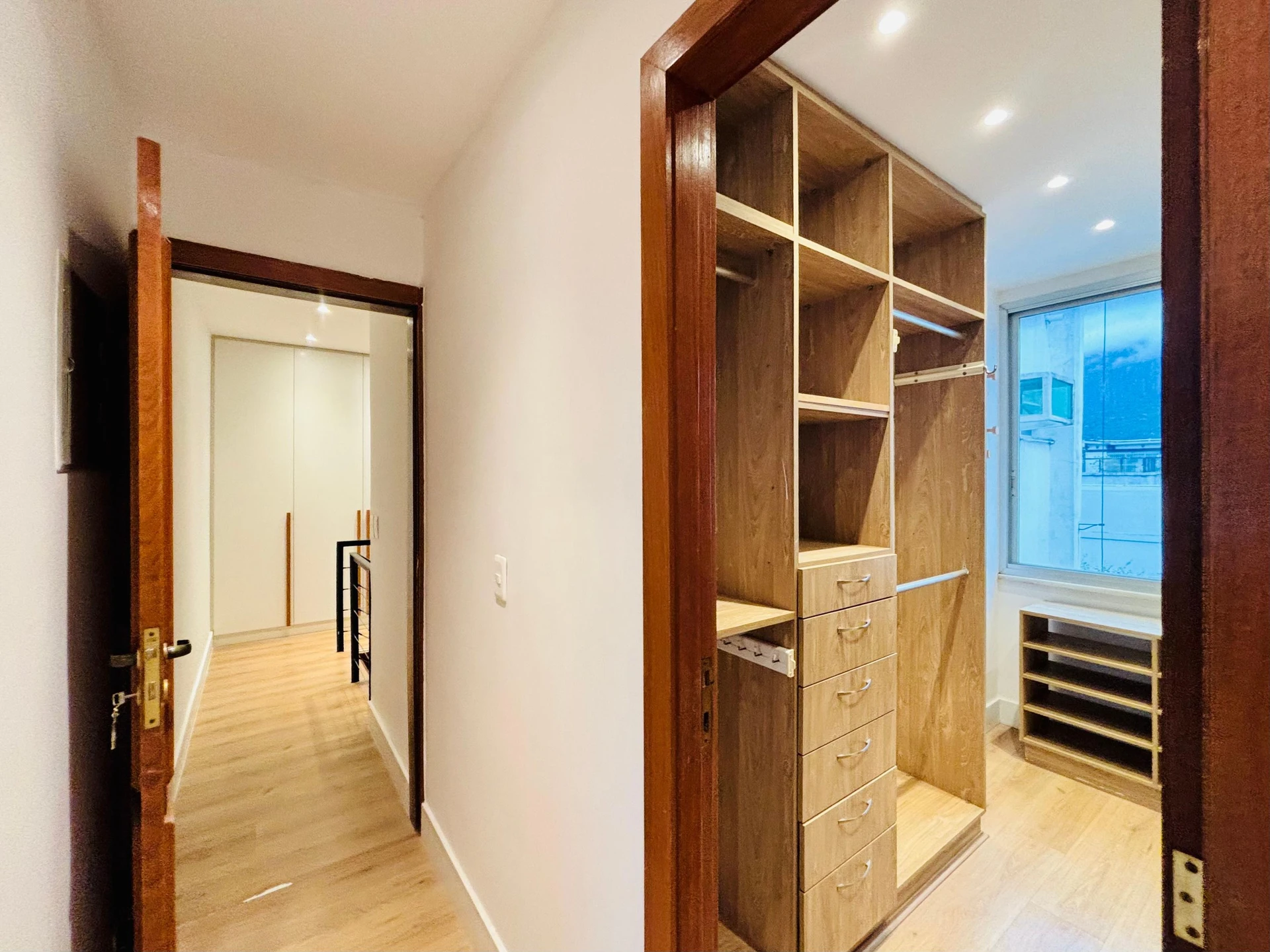 Mountain view in a 4-bedroom apartment, 220 m² — photo 8