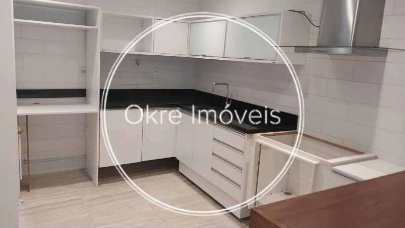 4-bedroom apartment with an open kitchen and stove — photo 5