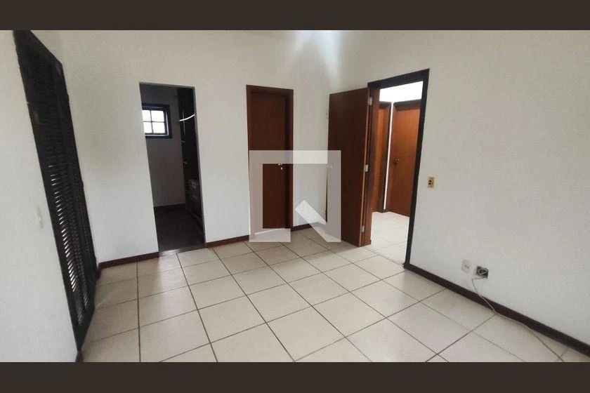 House with 3 bedrooms, 4 bathrooms and 360 m² — photo 3