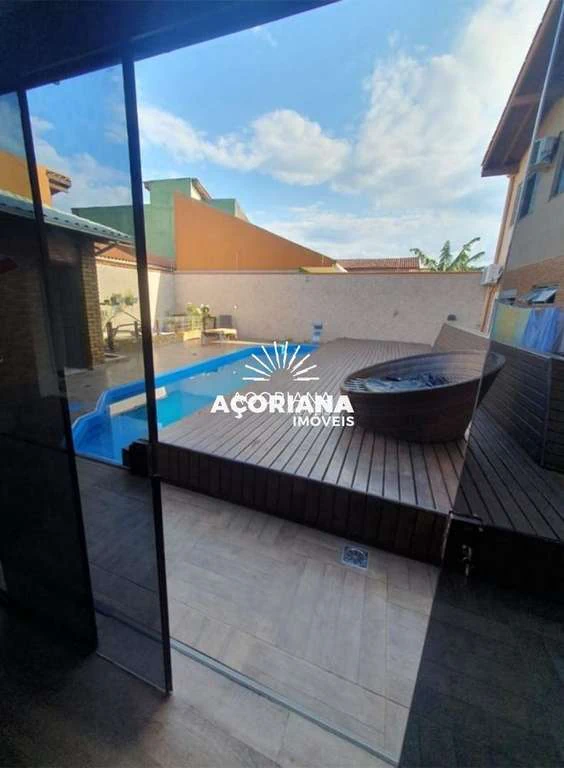 5-bedroom house with 600 m² and a private garden — photo 2