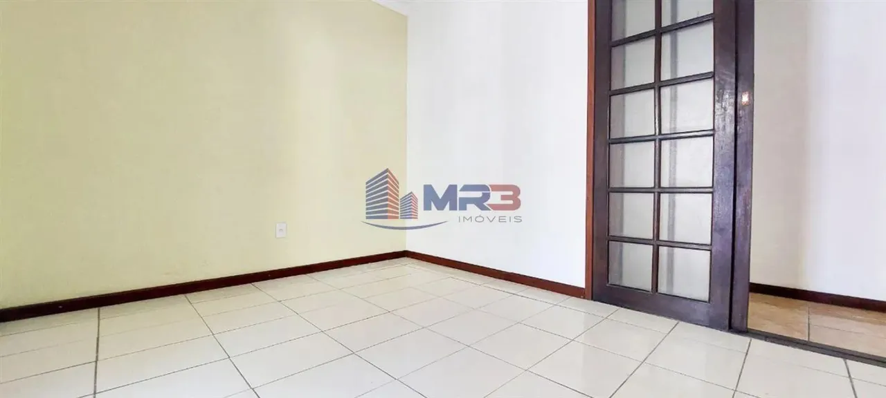 Unfurnished house with a closed kitchen and 3 bedrooms — photo 10