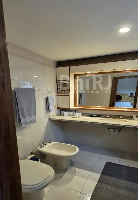 3-bedroom apartment with a washing machine in Rio de Janeiro — photo 23
