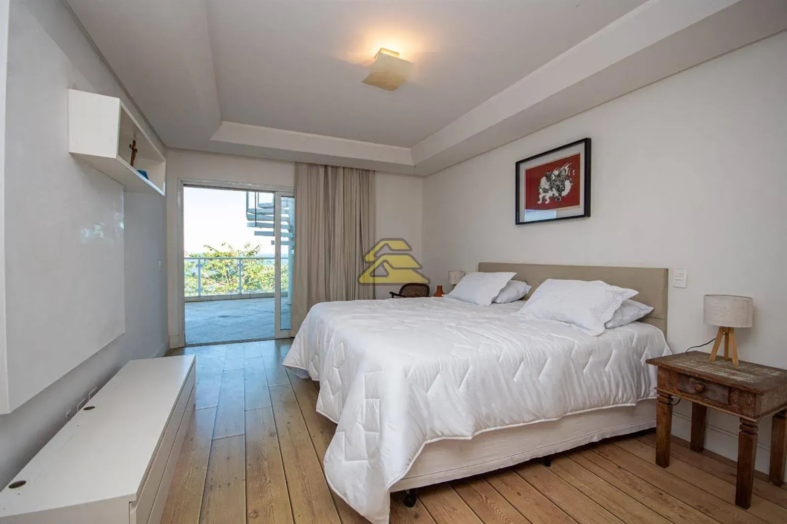 House with 5 bedrooms and 5 bathrooms, 4 parking spots — photo 33