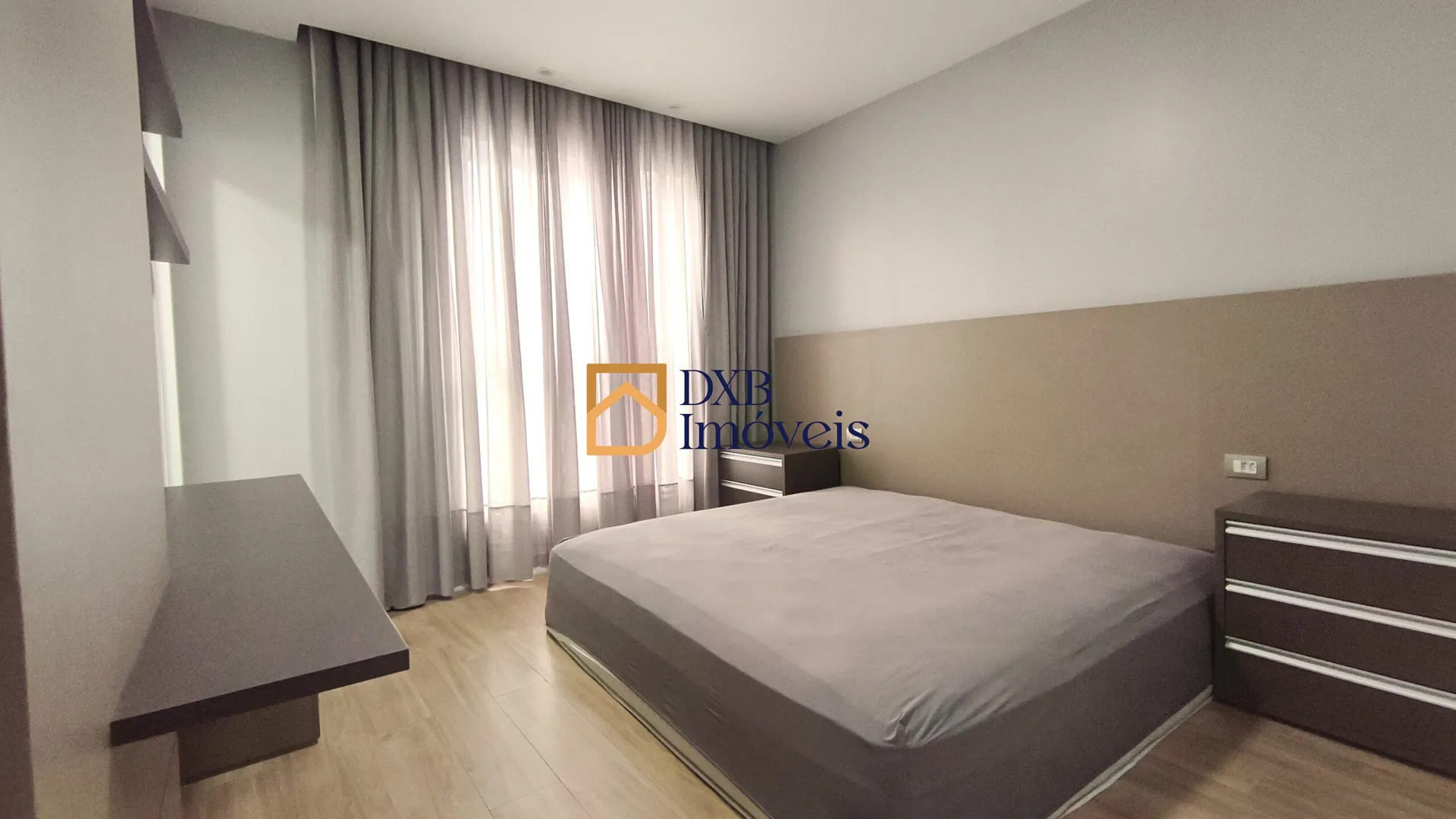 2 en-suite bedroom apartment with open-plan kitchen — photo 11