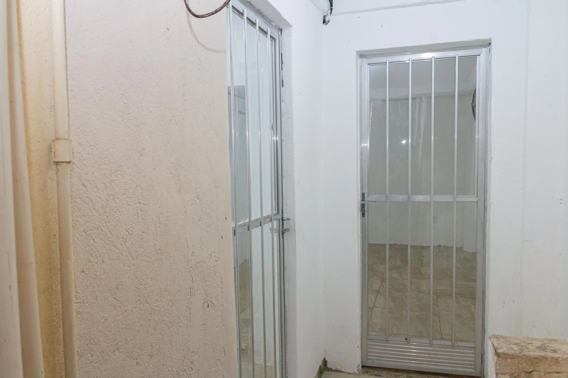 Unfurnished studio with 1 bedroom and 1 bathroom