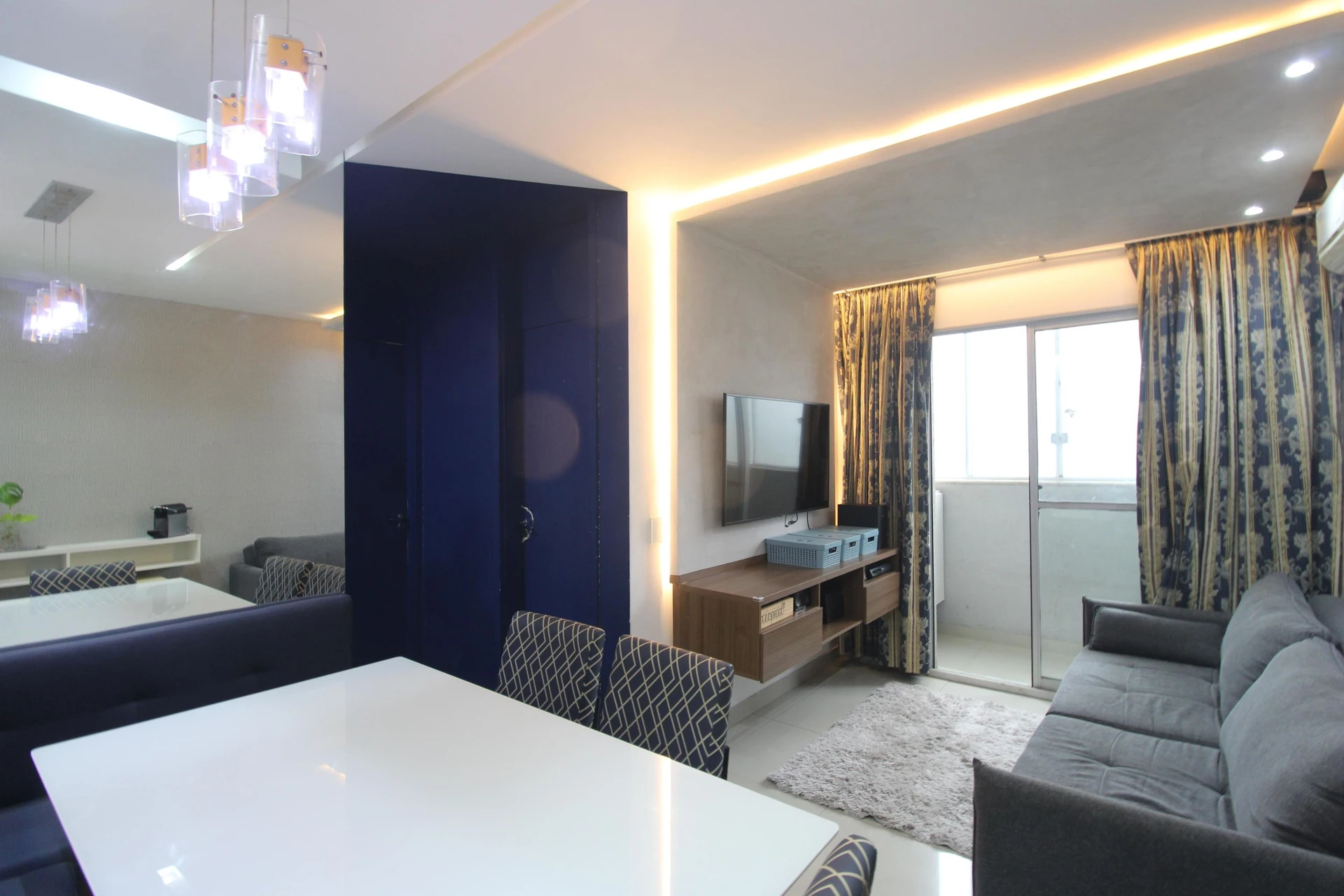 Furnished 2-bedroom apartment with a balcony — photo 9