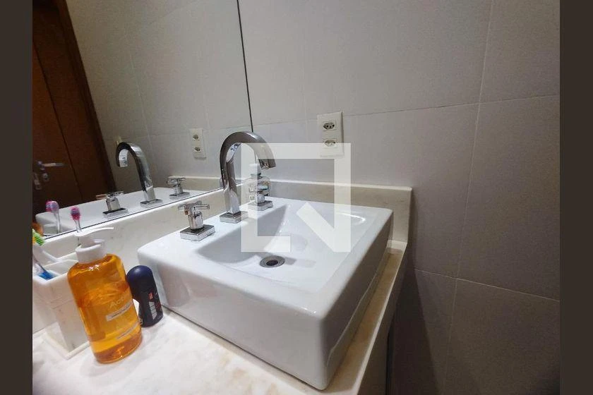 Rental apartment with 4 bedrooms, 360 m² and a balcony — photo 10