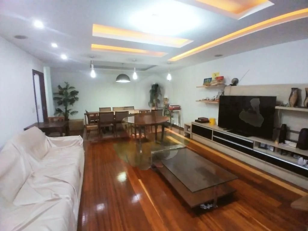 Unfurnished apartment with 6 bedrooms and 2 parking spots — photo 13
