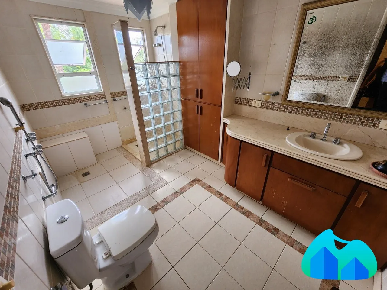 Casa mobiliada com 5 suítes e 3 vagas de garagem — photo 9
