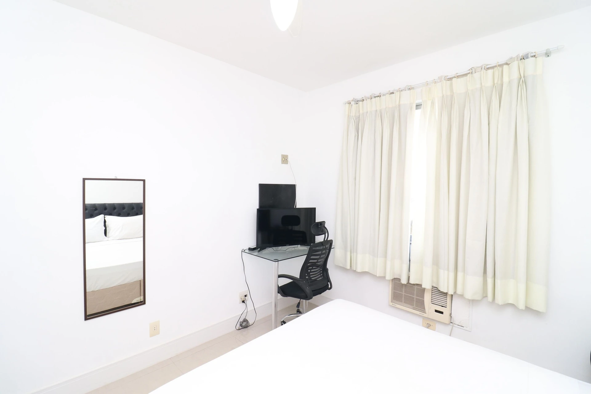 One-bedroom apartment with a home office in Rio de Janeiro — photo 17
