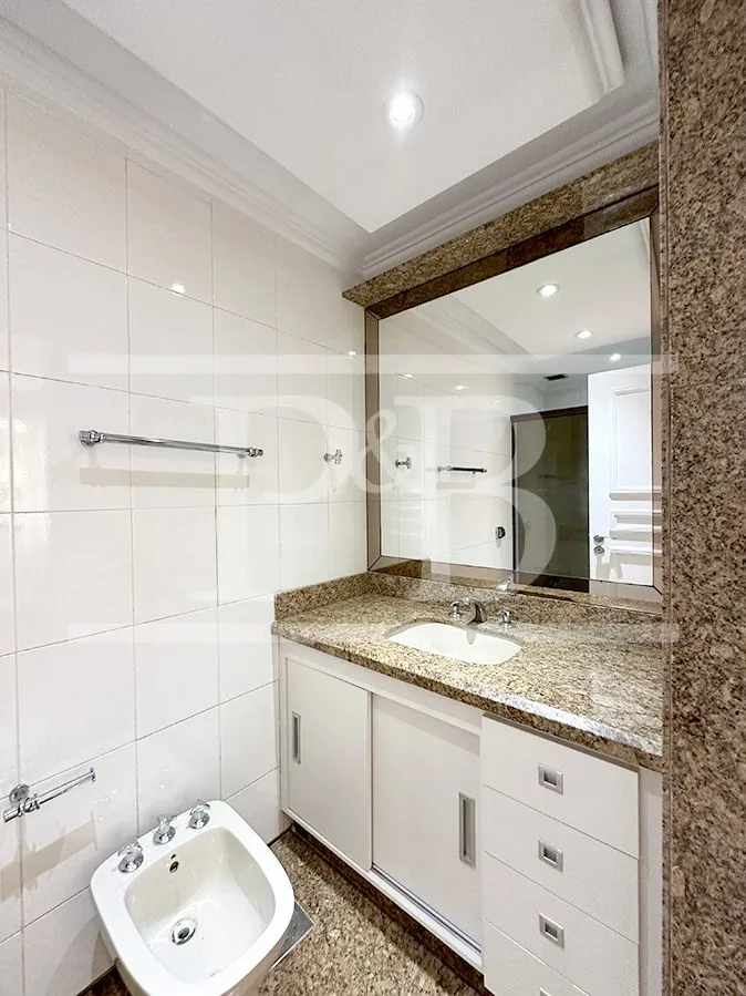 3-bedroom apartment with 230 m² and glassed-in balcony — photo 23
