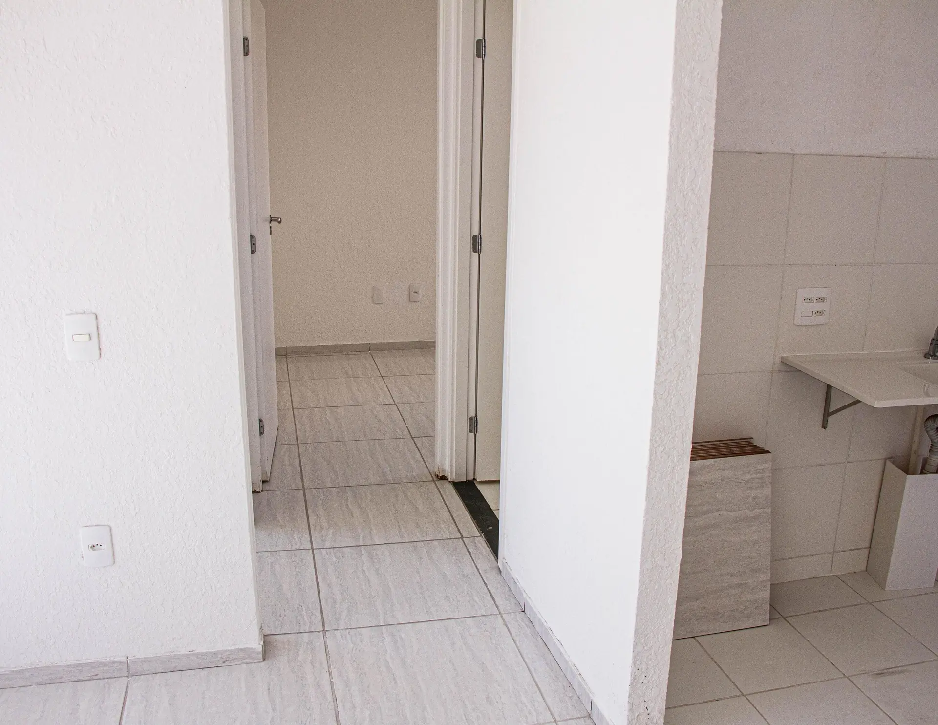 Unfurnished apartment with 2 bedrooms and 1 parking — photo 18