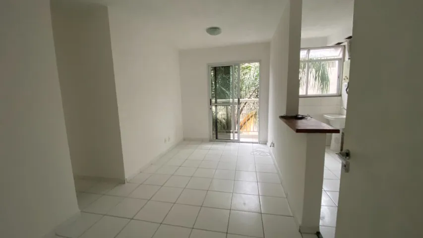 Apartamento de 2 quartos em condomínio com piscina — photo 2