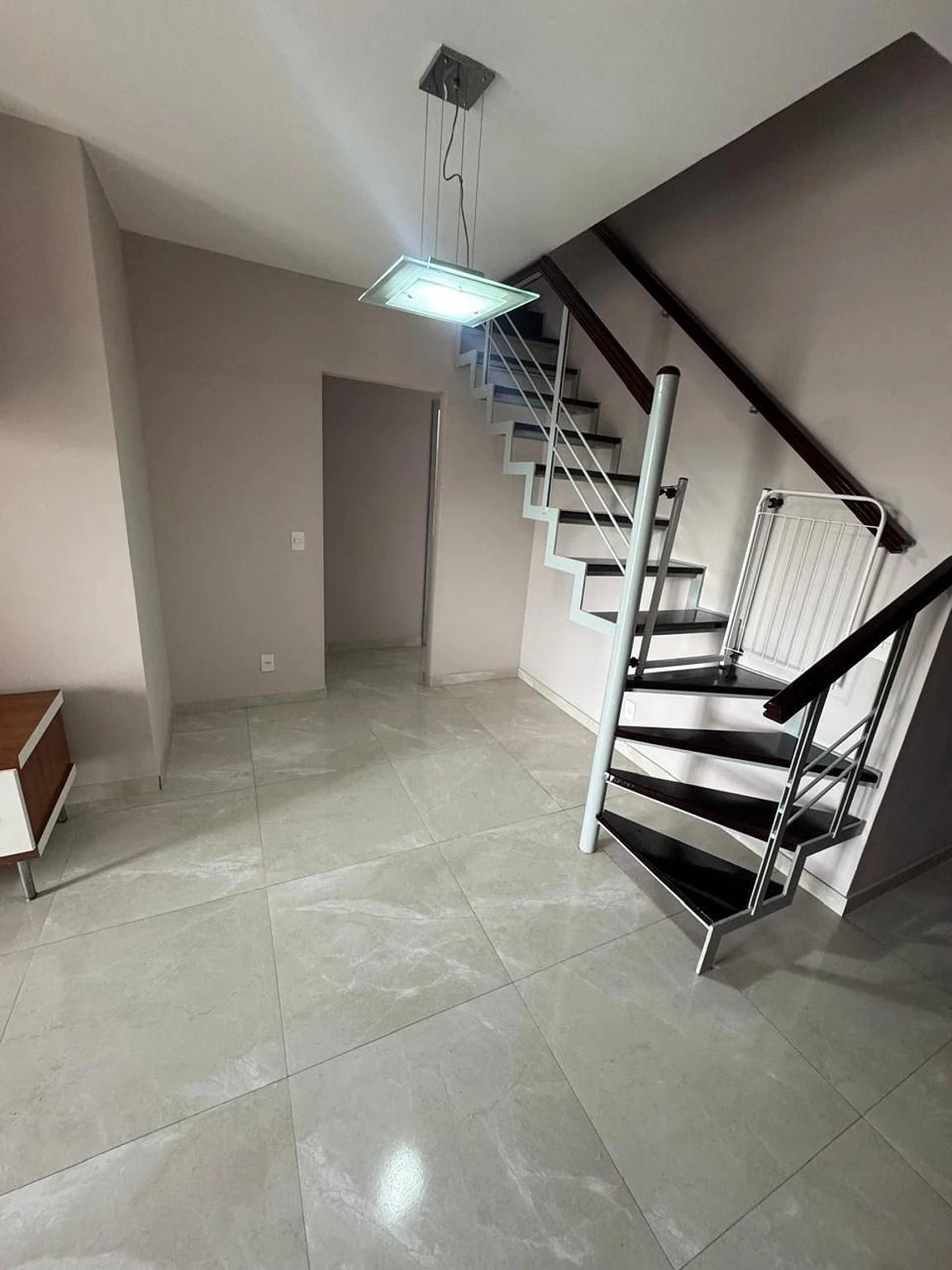 Apartment with 3 bedrooms and 4 bathrooms, balcony sink — photo 34