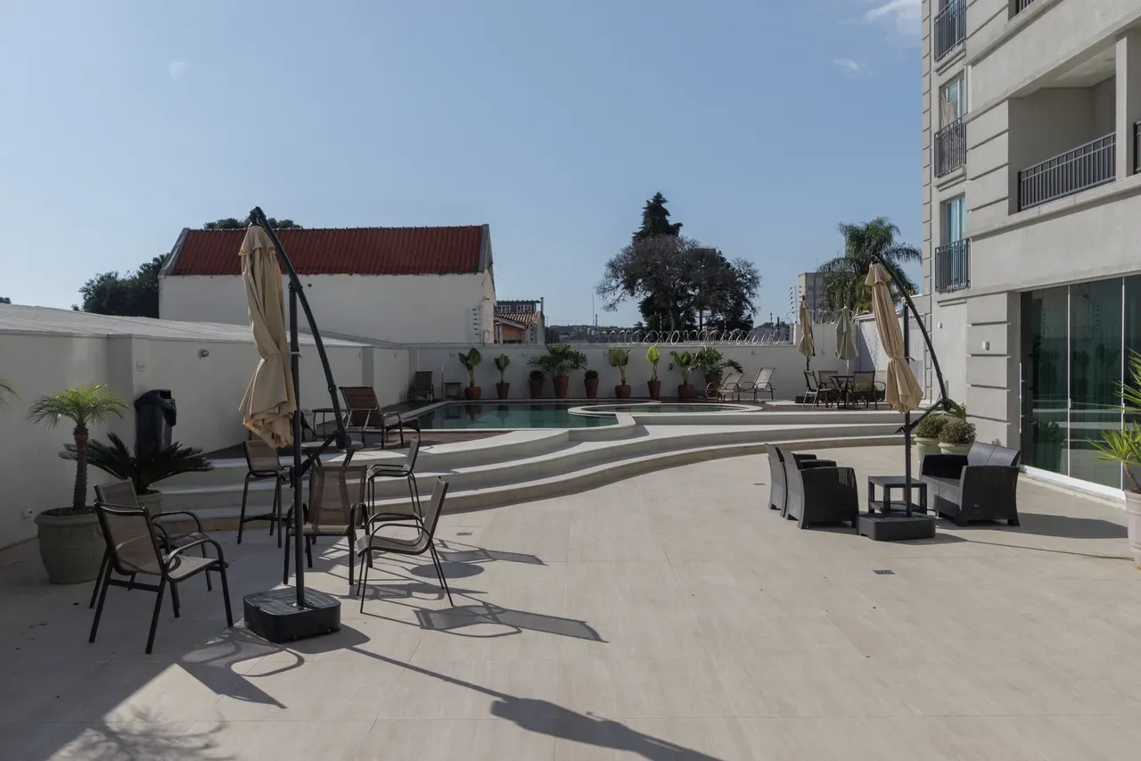 One-bedroom apartment in a building with a coworking space — photo 4