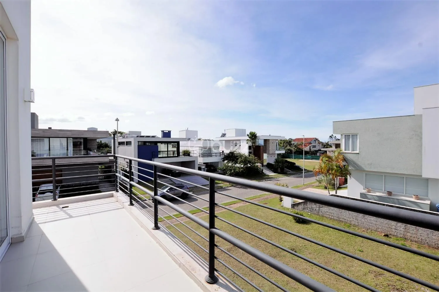 Water view in a 5-bedroom house, 343 m² — photo 14