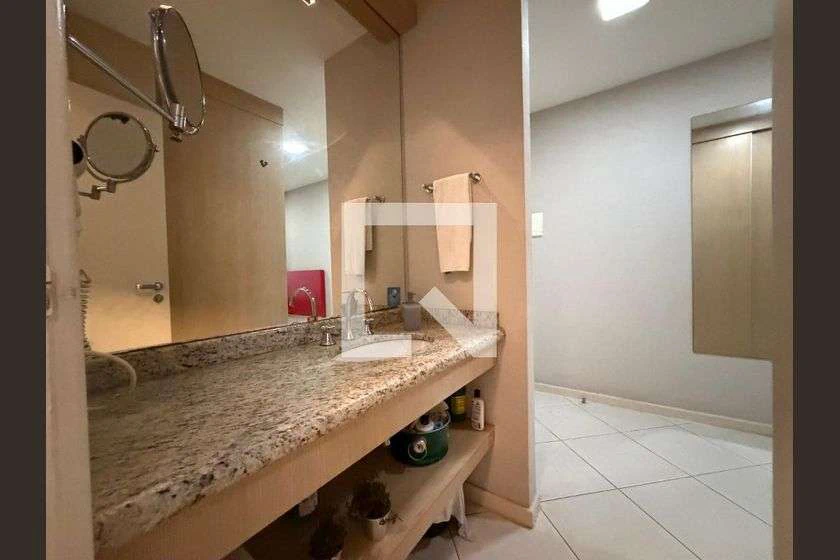 Студия 37 м² с балконом и компактной кухней — photo 20