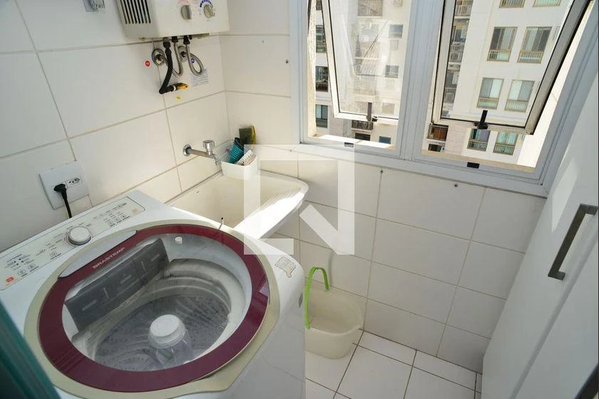 Apartamento com 2 quartos e cozinha fechada com fogão a gás — photo 30