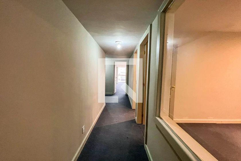 Apartment with 8 bedrooms, 3 bathrooms and 350 m² — photo 23