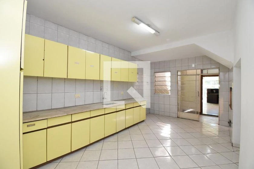 Casa com 5 quartos, 3 banheiros e cozinha separada — photo 3