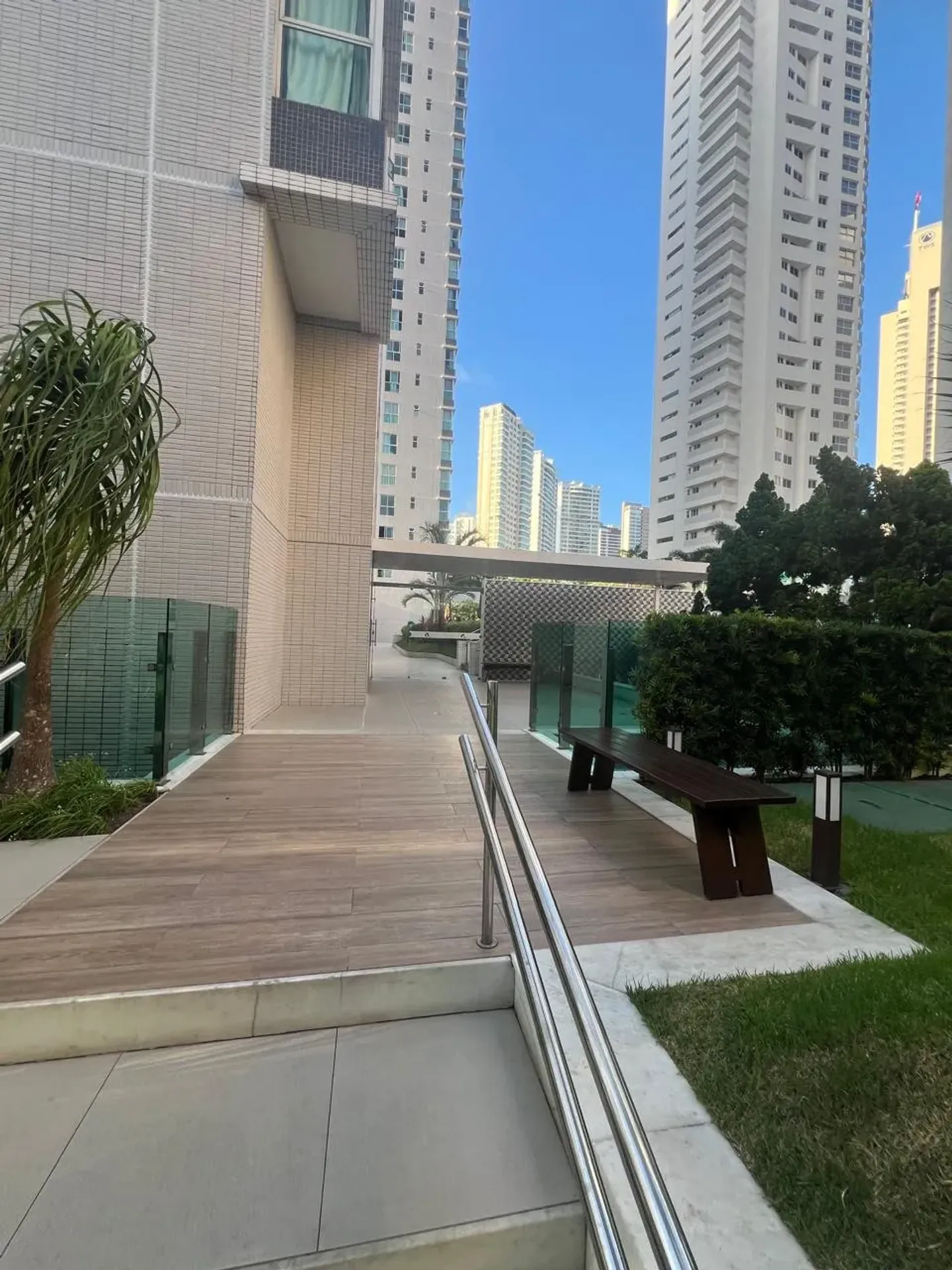 Glass-enclosed balcony in a 2-bedroom apartment, 72 m² — photo 24