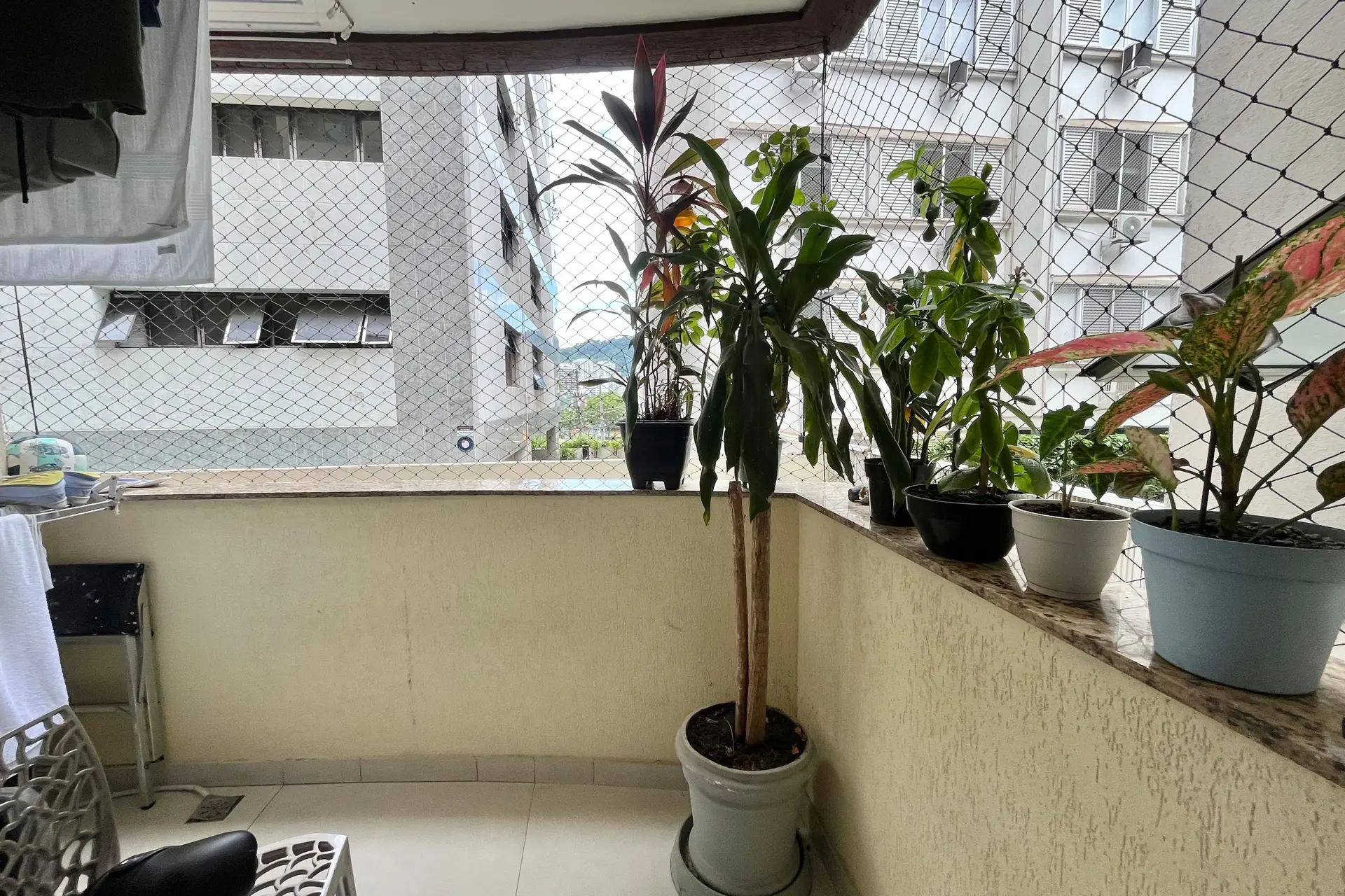 Furnished 1-bedroom apartment with pet-friendly policy — photo 33