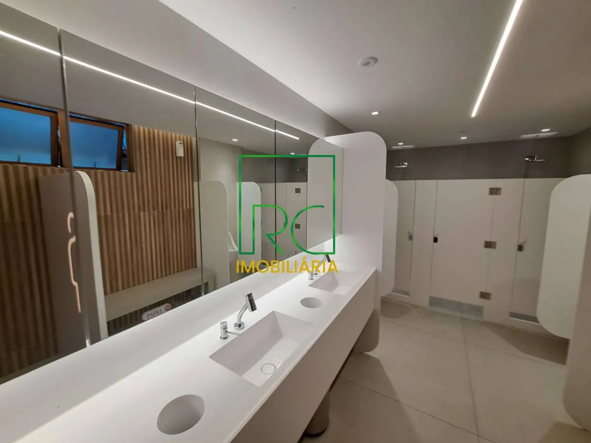 Water view in a 4-bedroom apartment, 360 m² — photo 14