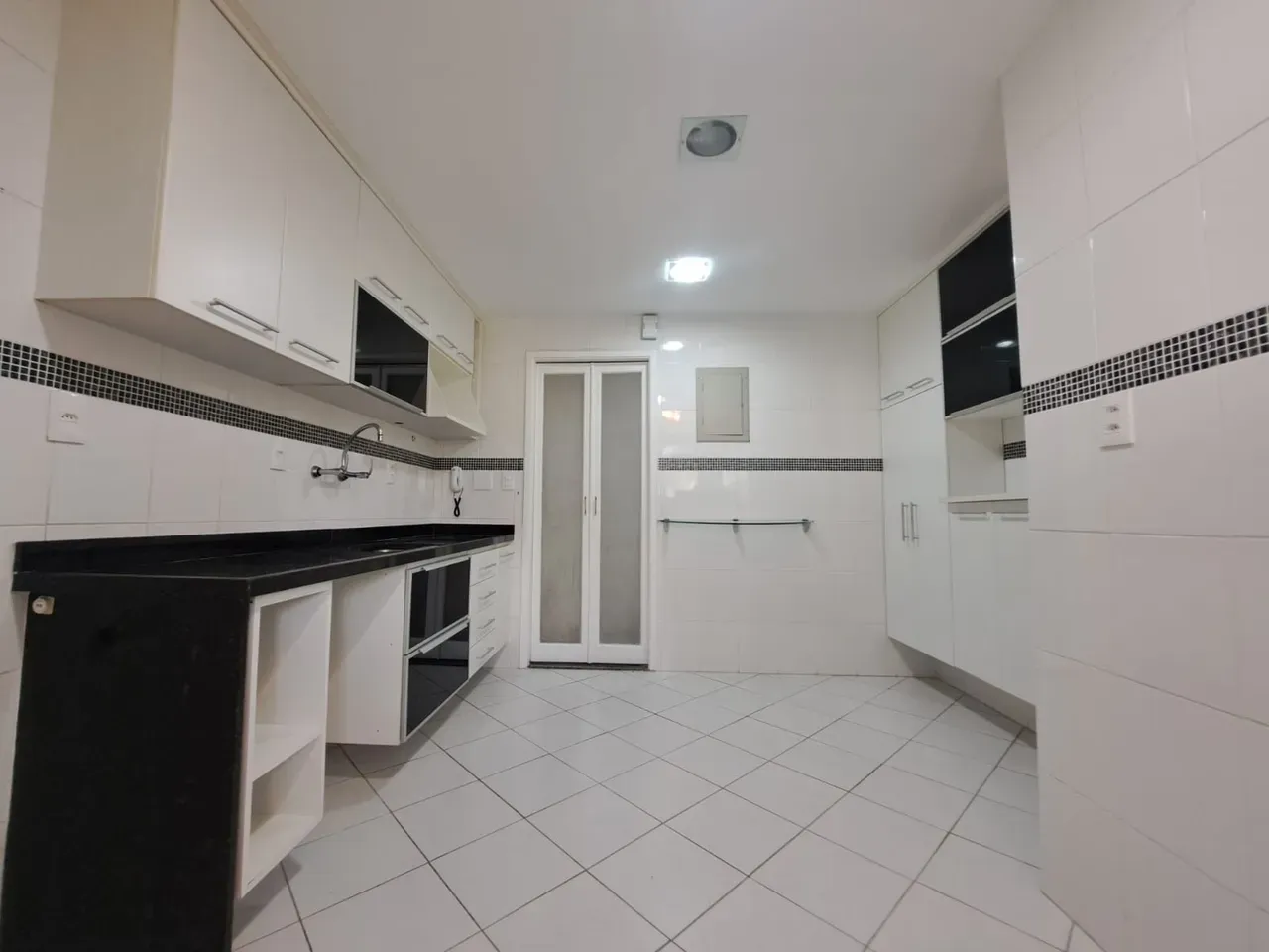 Home office in a 2-bedroom apartment, 92 m² — photo 25