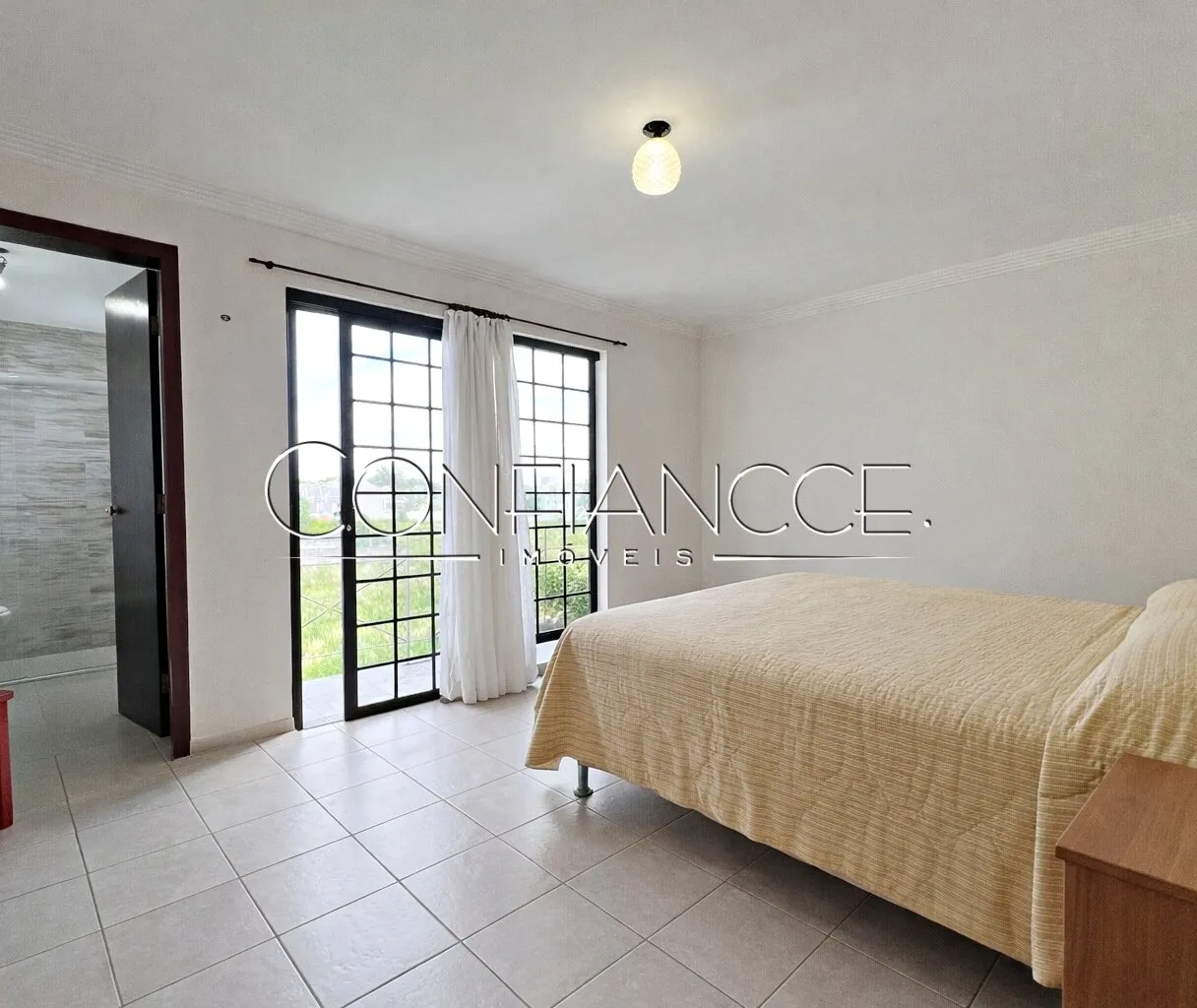 5-bedroom house with 1 suite, 4 parking spaces, 460 m² — photo 6