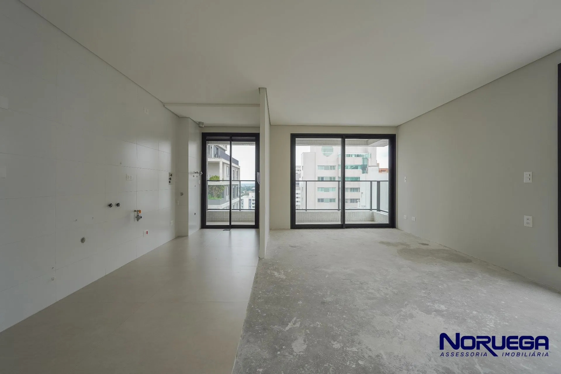 Apartment, 188 m², with a glass-enclosed balcony — photo 3