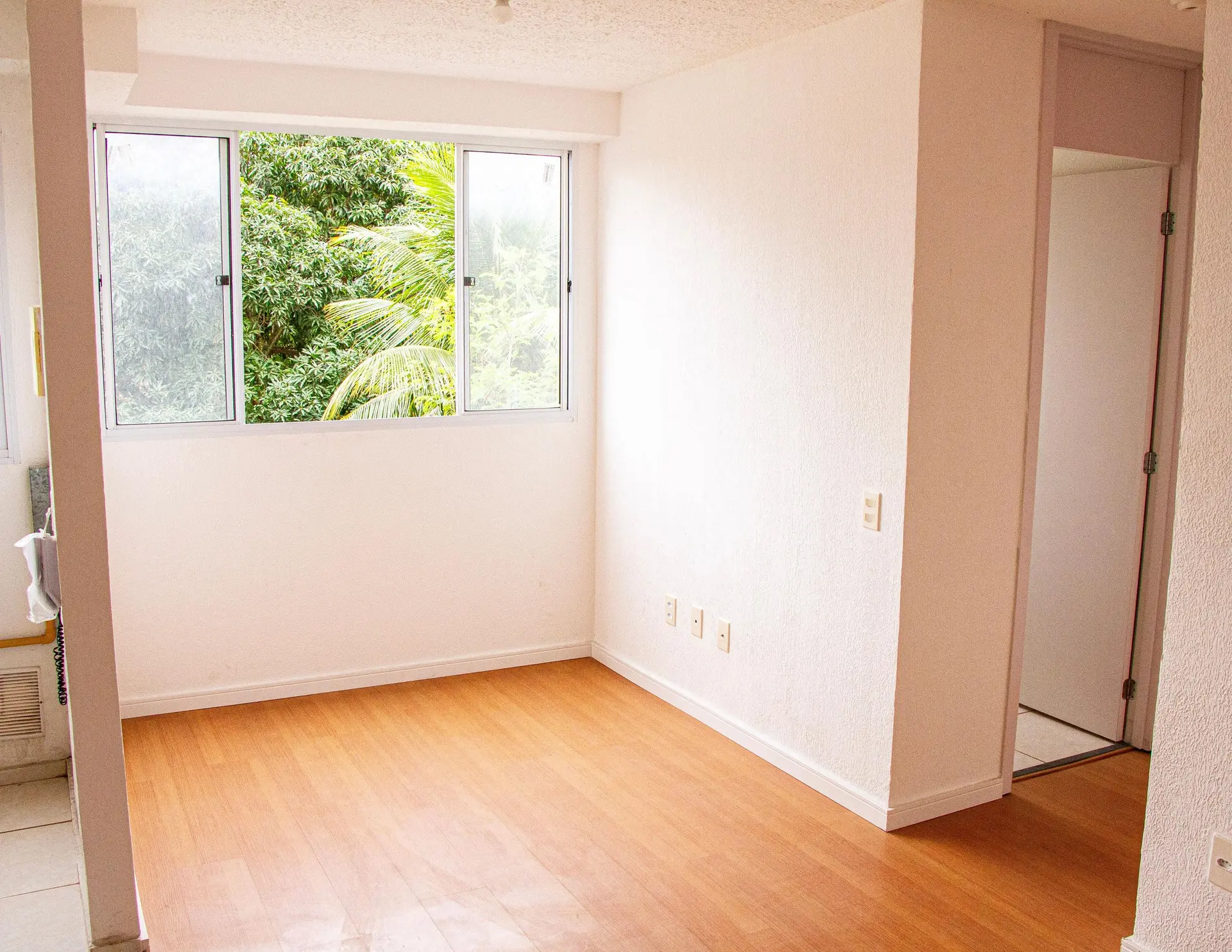 2-bedroom apartment with a closed-off kitchen — photo 6