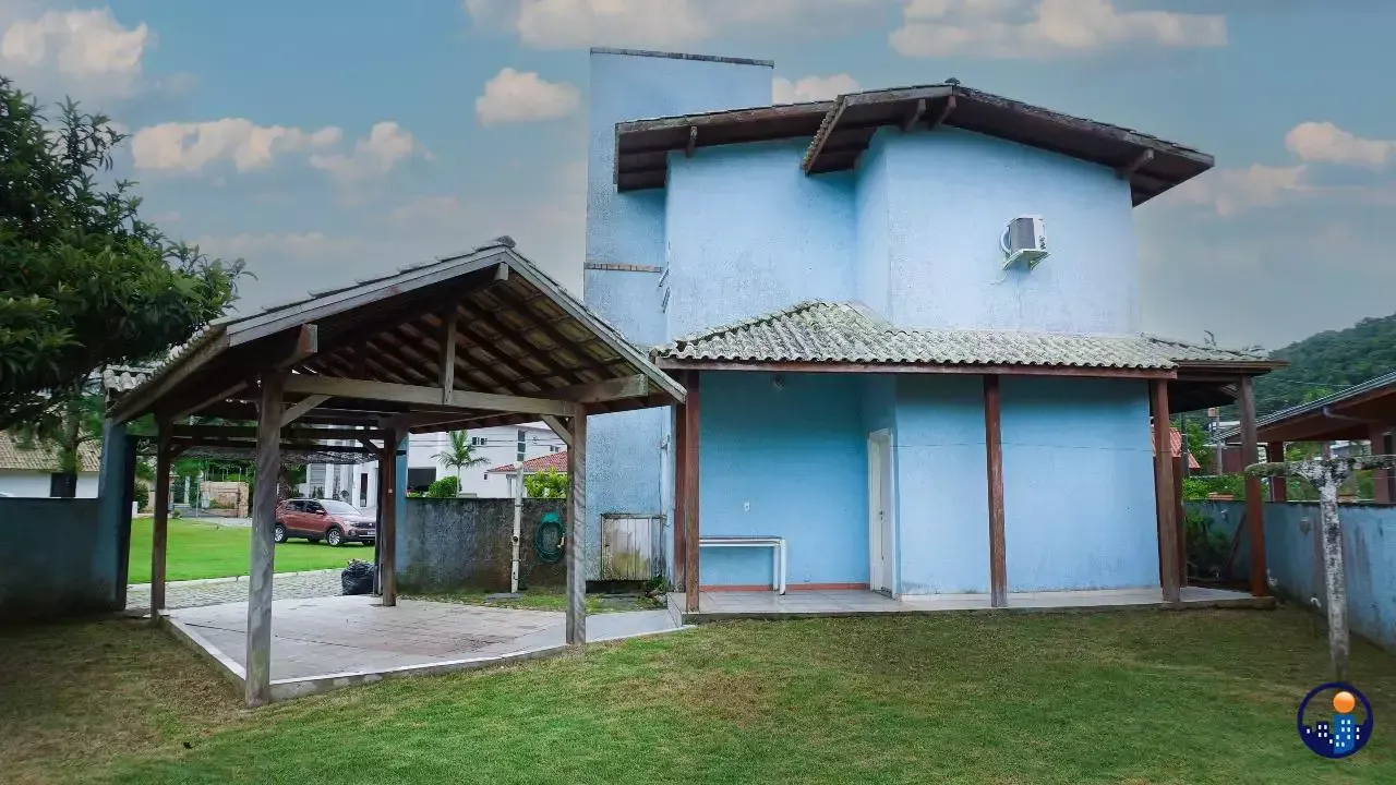 Furnished house with 3 bedrooms and 400 m² in a gated community — photo 23