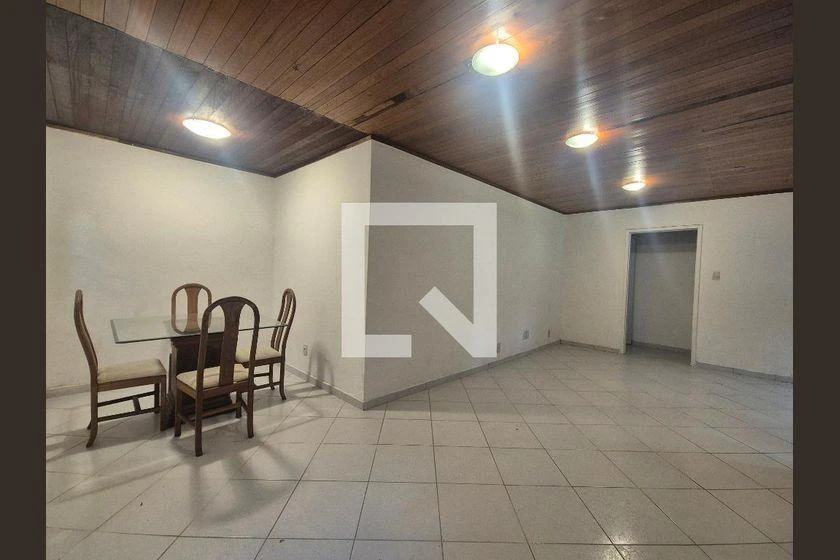 Casa para aluguel com 4 quartos e 2 suítes em 1500 m² — photo 25