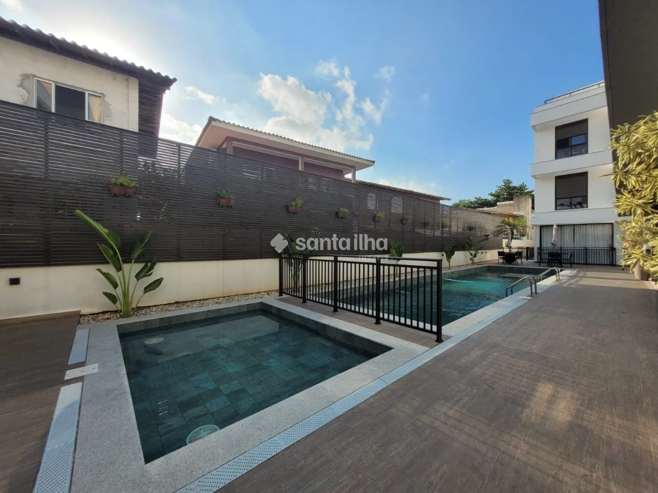 Furnished 1-bedroom apartment with balcony BBQ grill — photo 17
