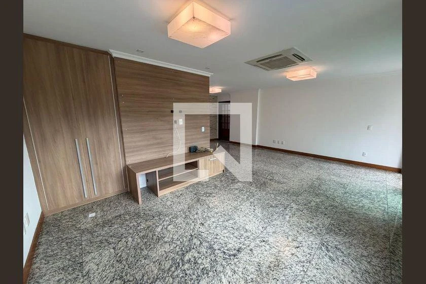 166 m² apartment with 4 en-suite bedrooms and enclosed balcony — photo 8