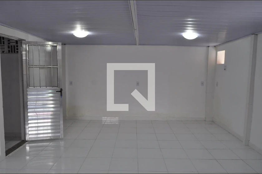 Unfurnished studio with balcony and private garden — photo 7
