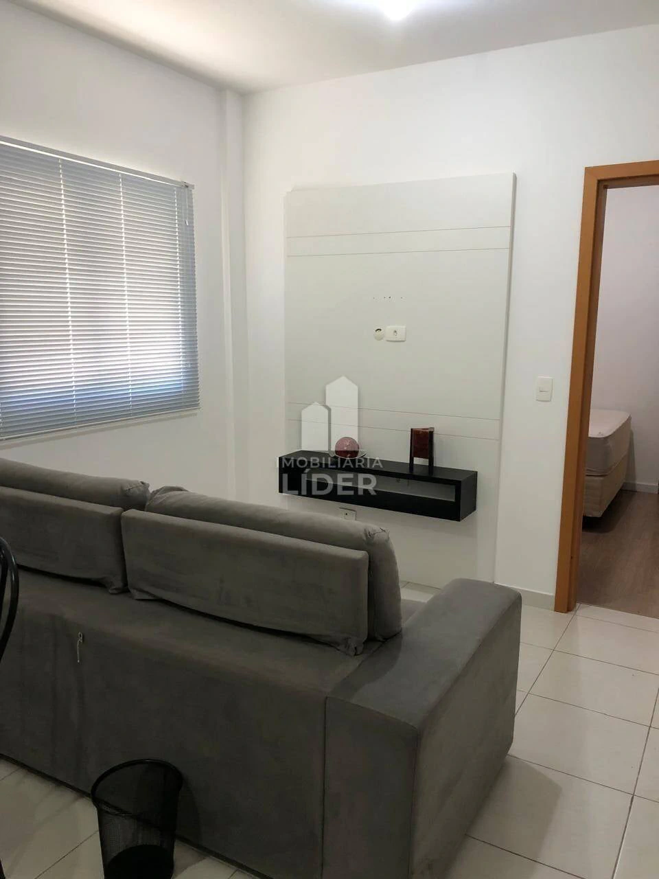 One-bedroom apartment with a washing machine — photo 9