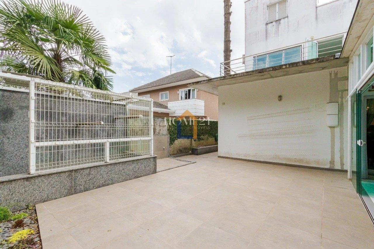 Furnished 470 m² house with 4 bedrooms and private garden — photo 24
