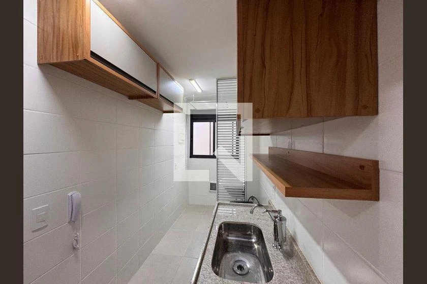 Wood or laminate floors in a 2-bedroom apartment, 55 m² — photo 2