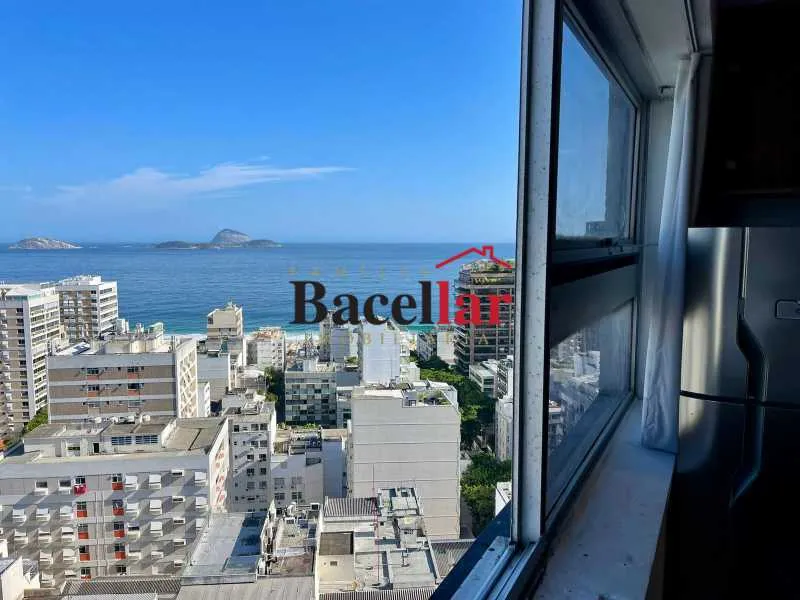 Apartamento mobiliado de 52 m² com 1 quarto e vaga
