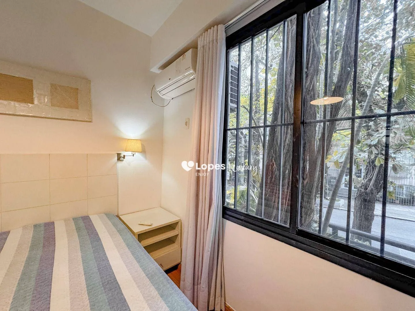 100 m² apartment with 3 bedrooms and a balcony — photo 47